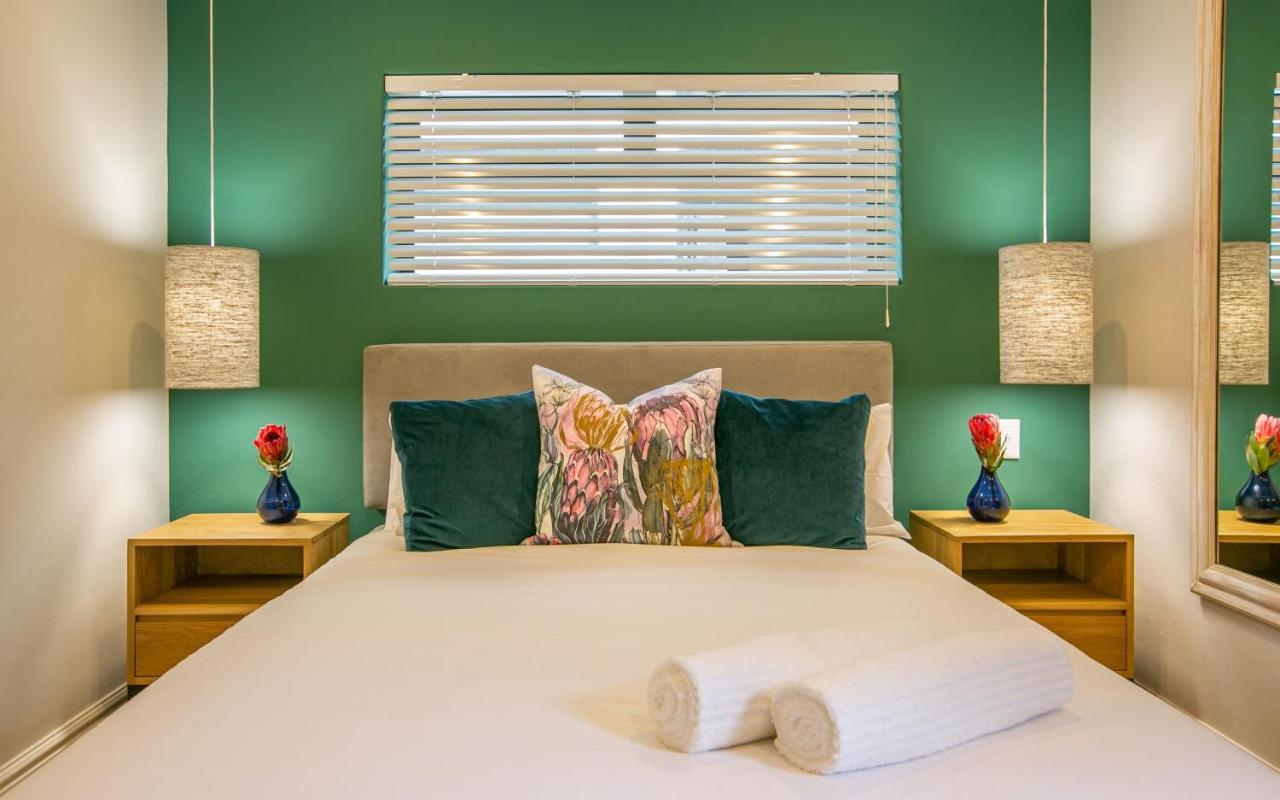 Hout & About Guest House Hout Bay Exterior foto